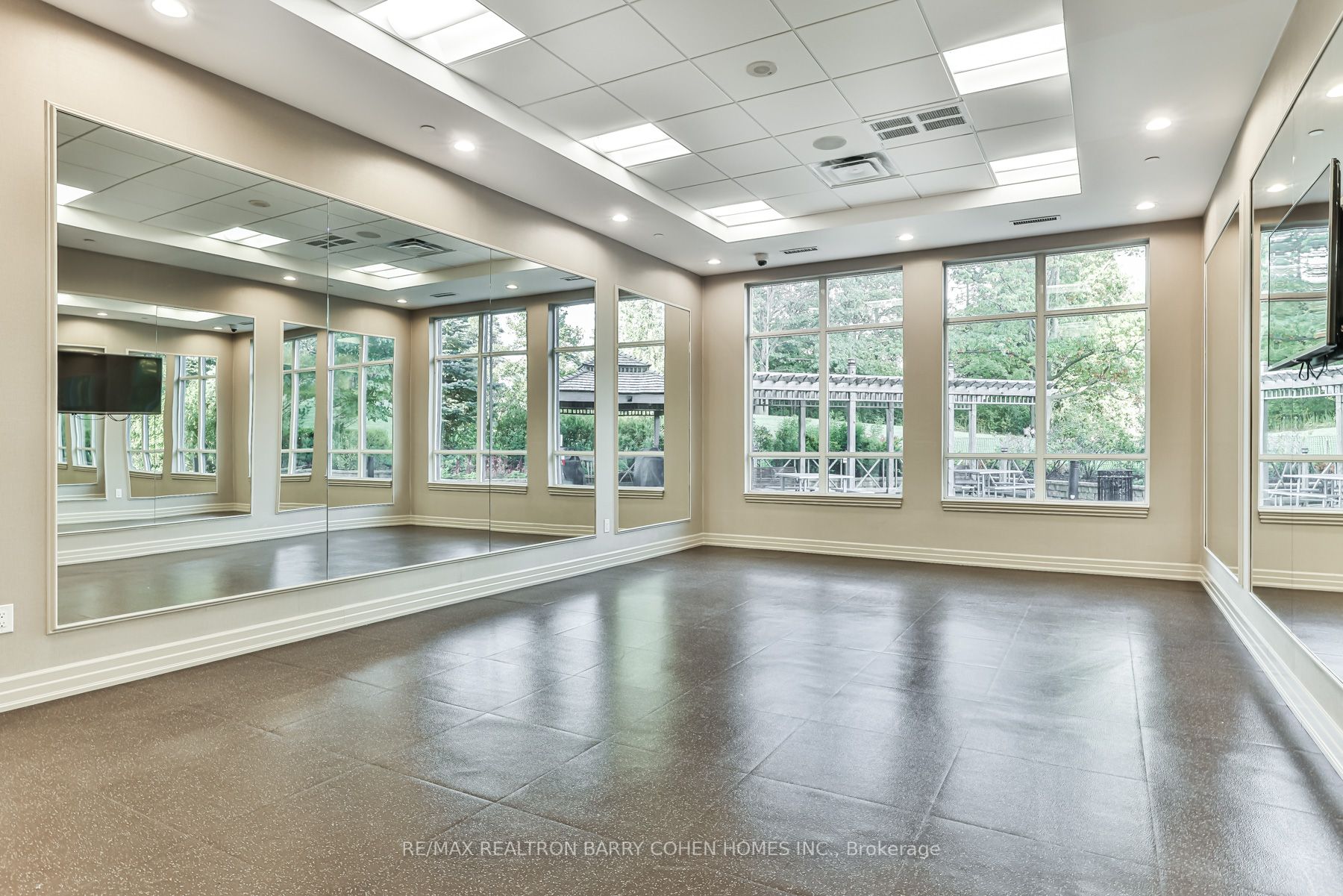9255 Jane St, #1207