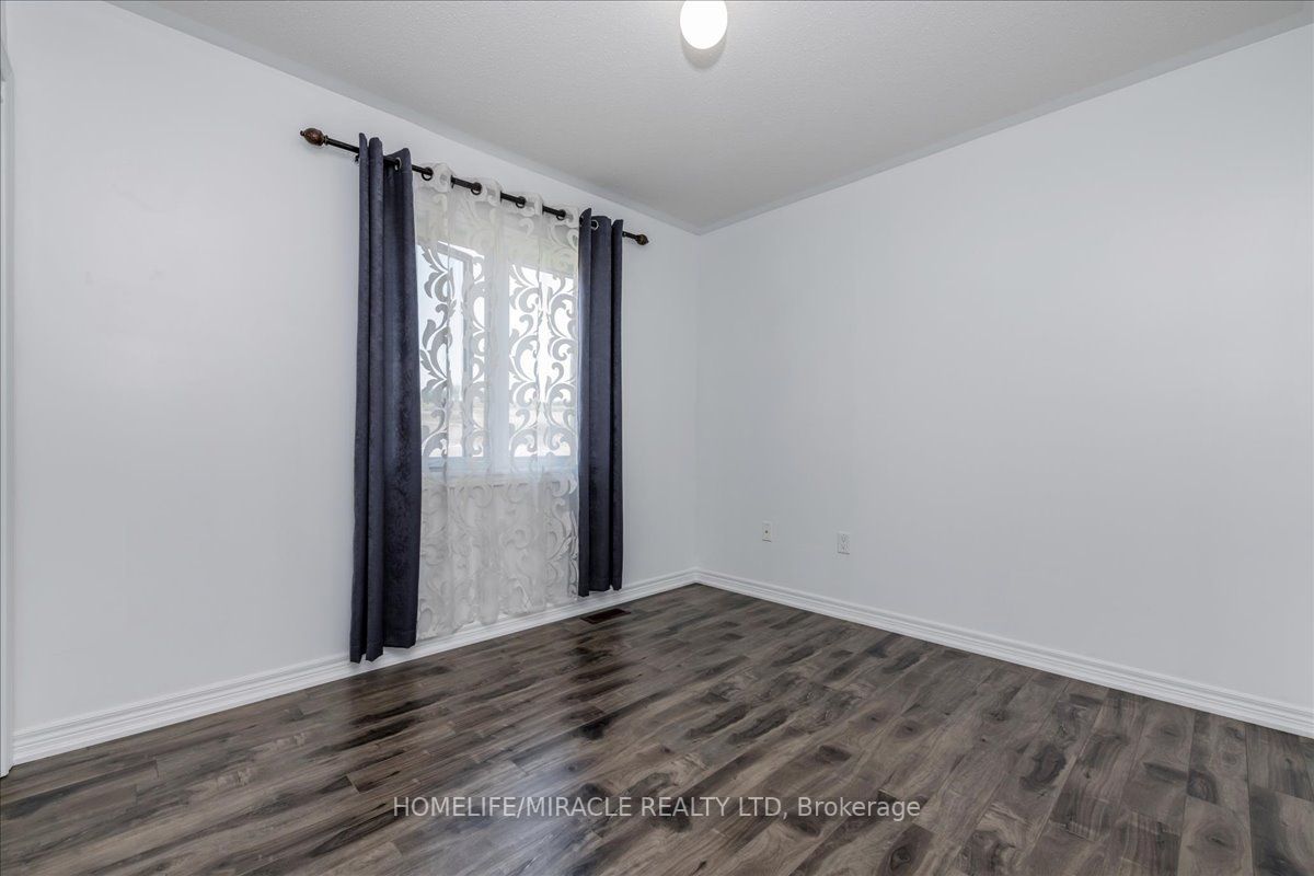 12 Janes Cres