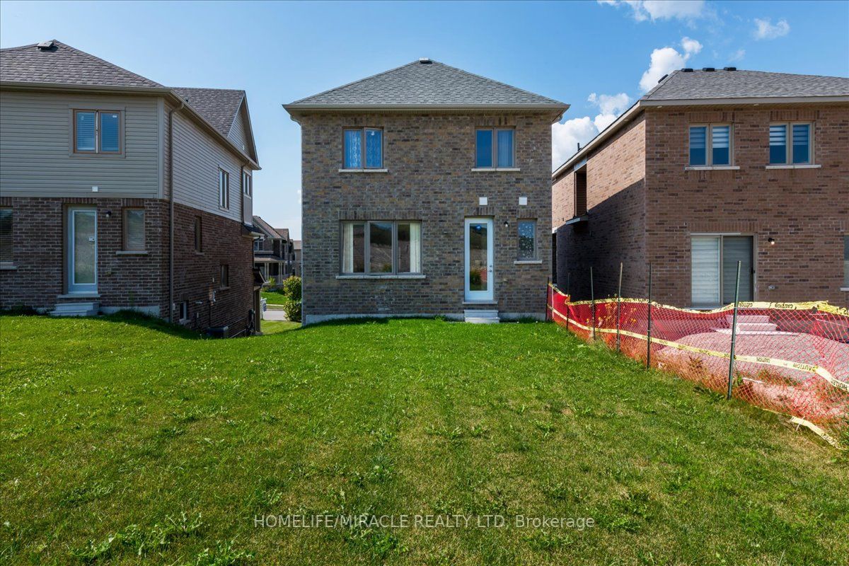 12 Janes Cres