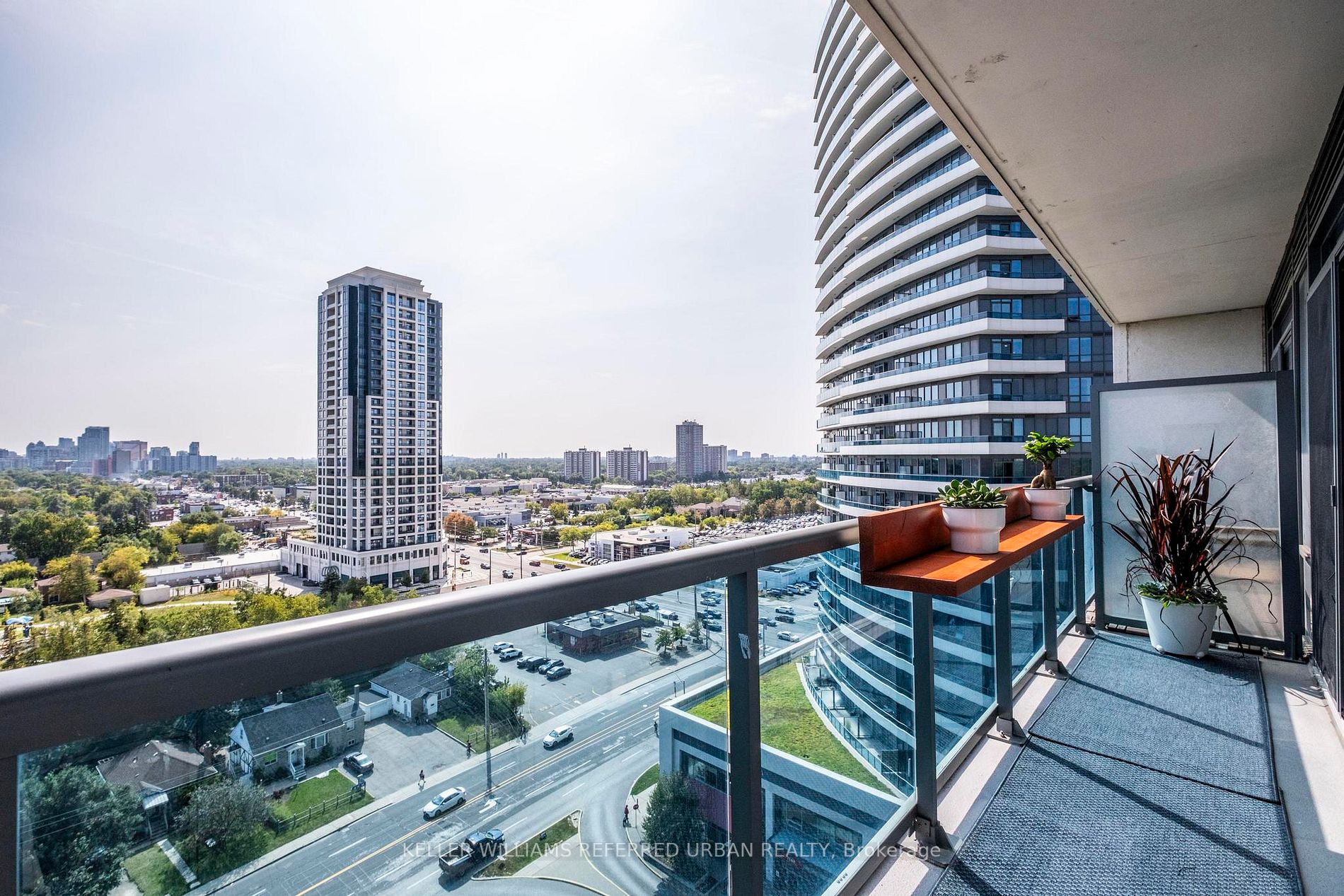 7165 Yonge St, #1407