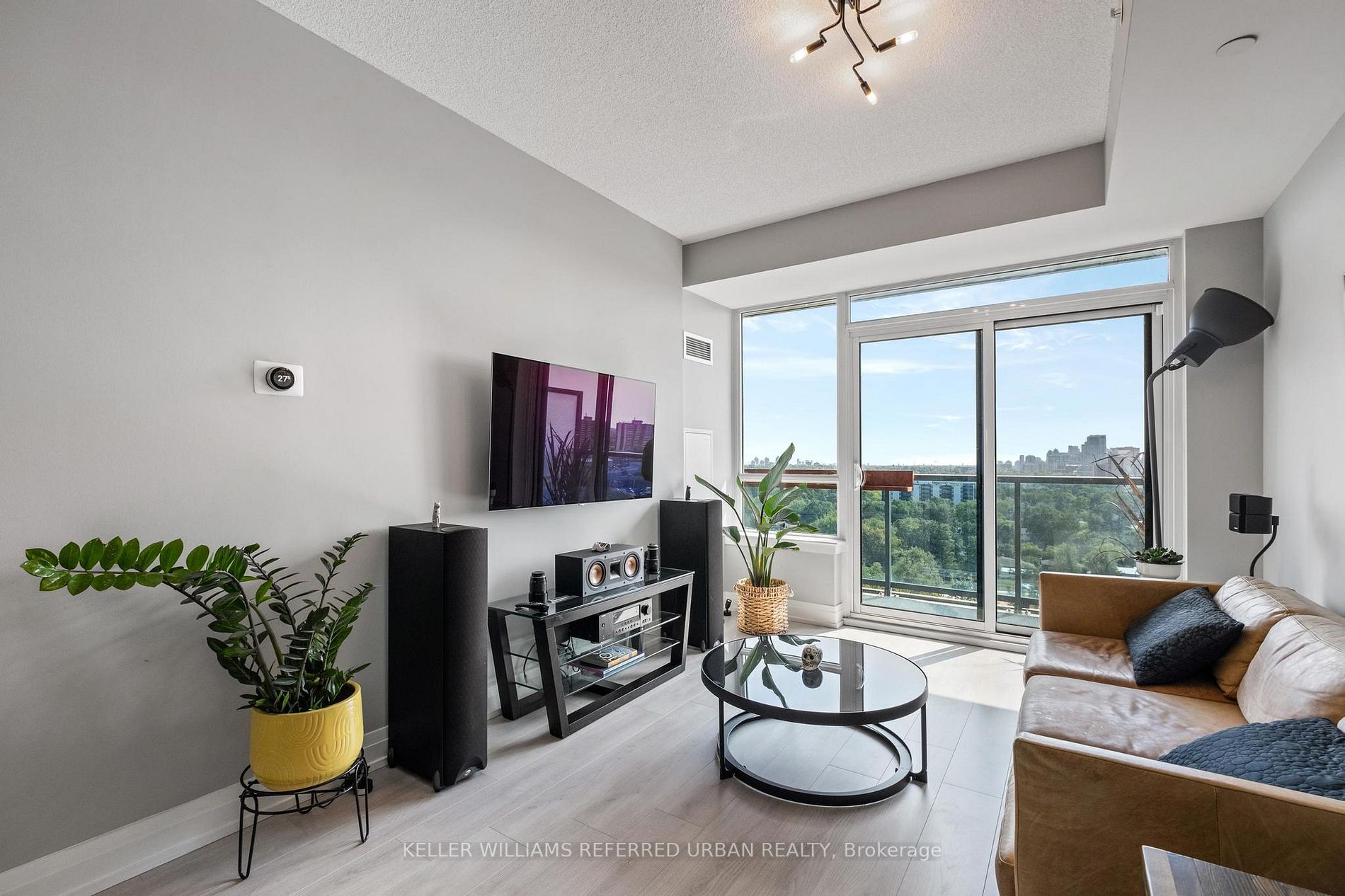 7165 Yonge St, #1407