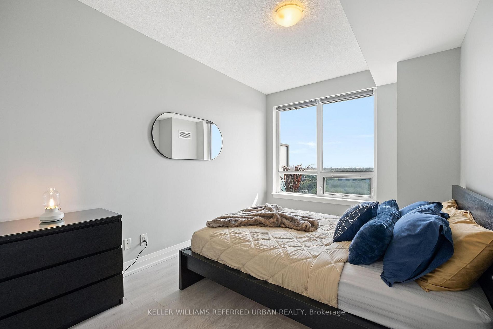 7165 Yonge St, #1407