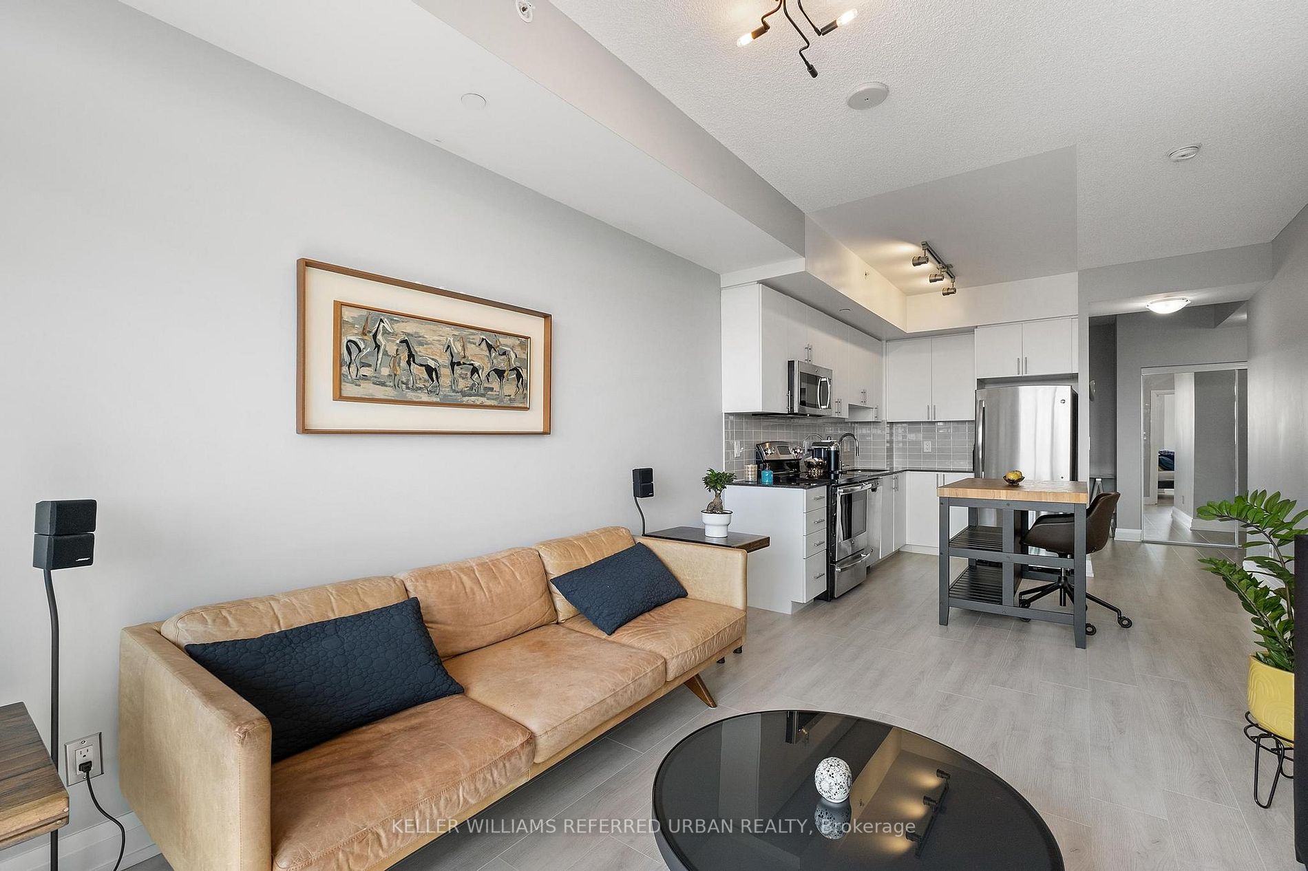 7165 Yonge St, #1407
