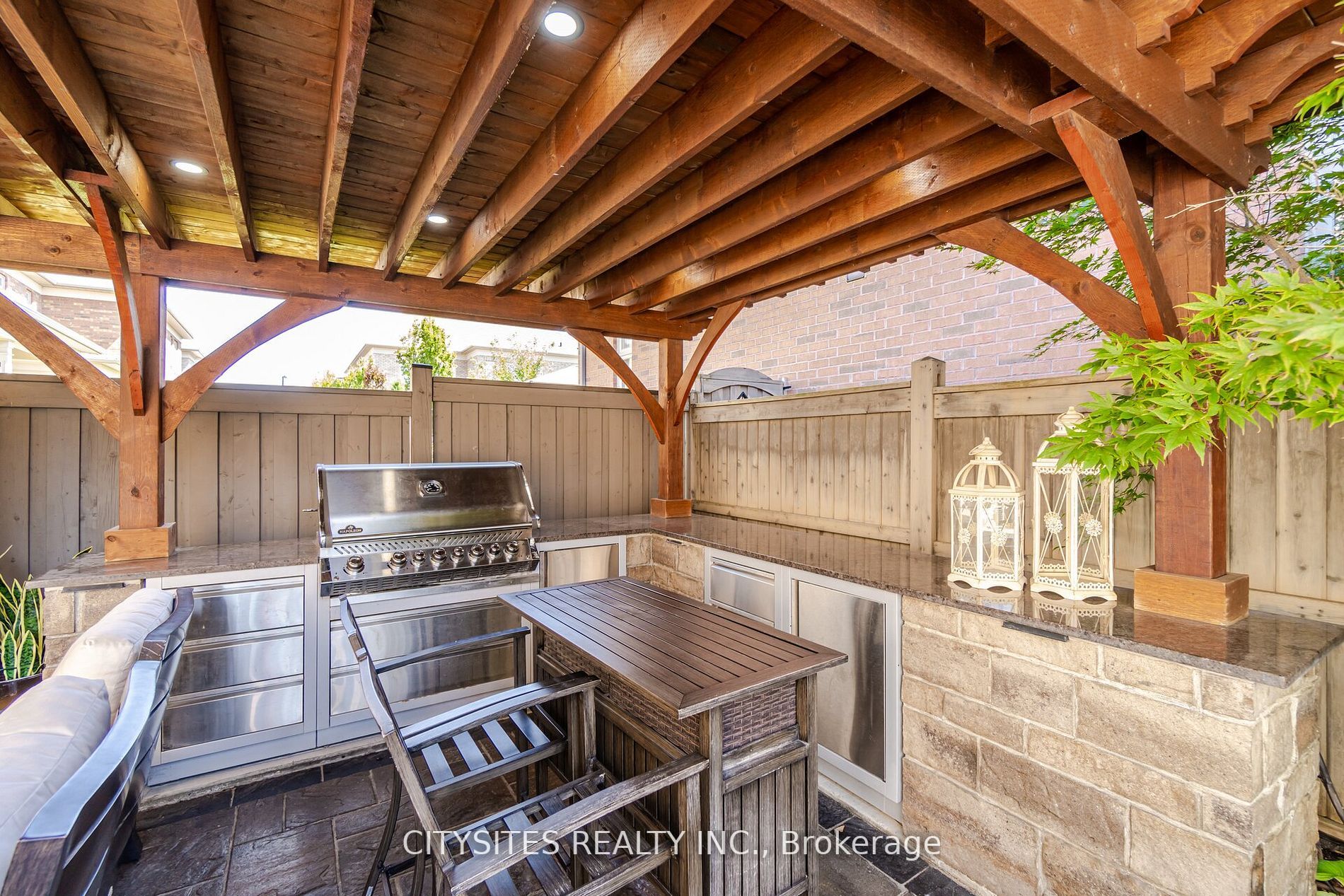 62 Virtue Cres