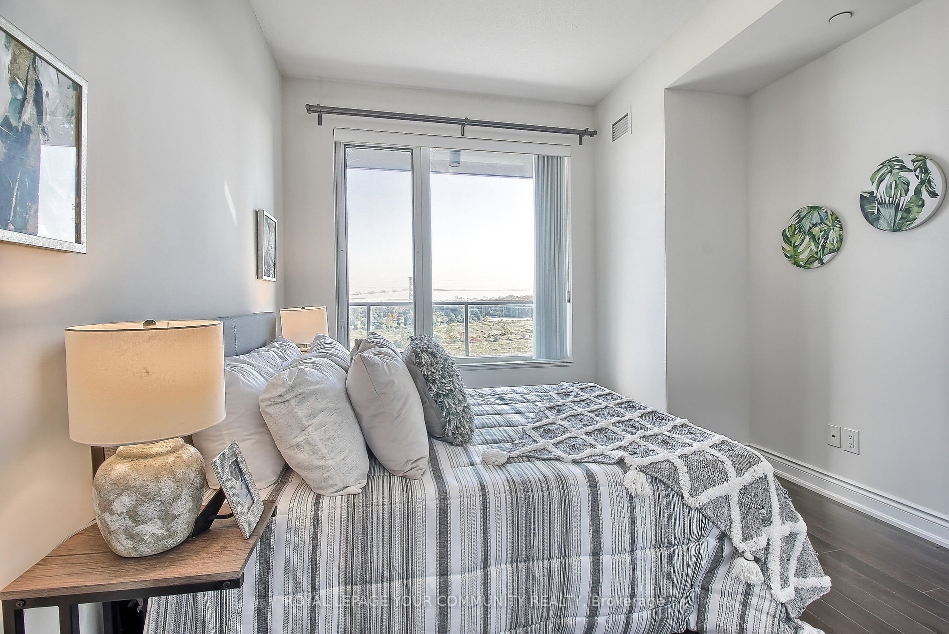 325 South Park Road, #1008