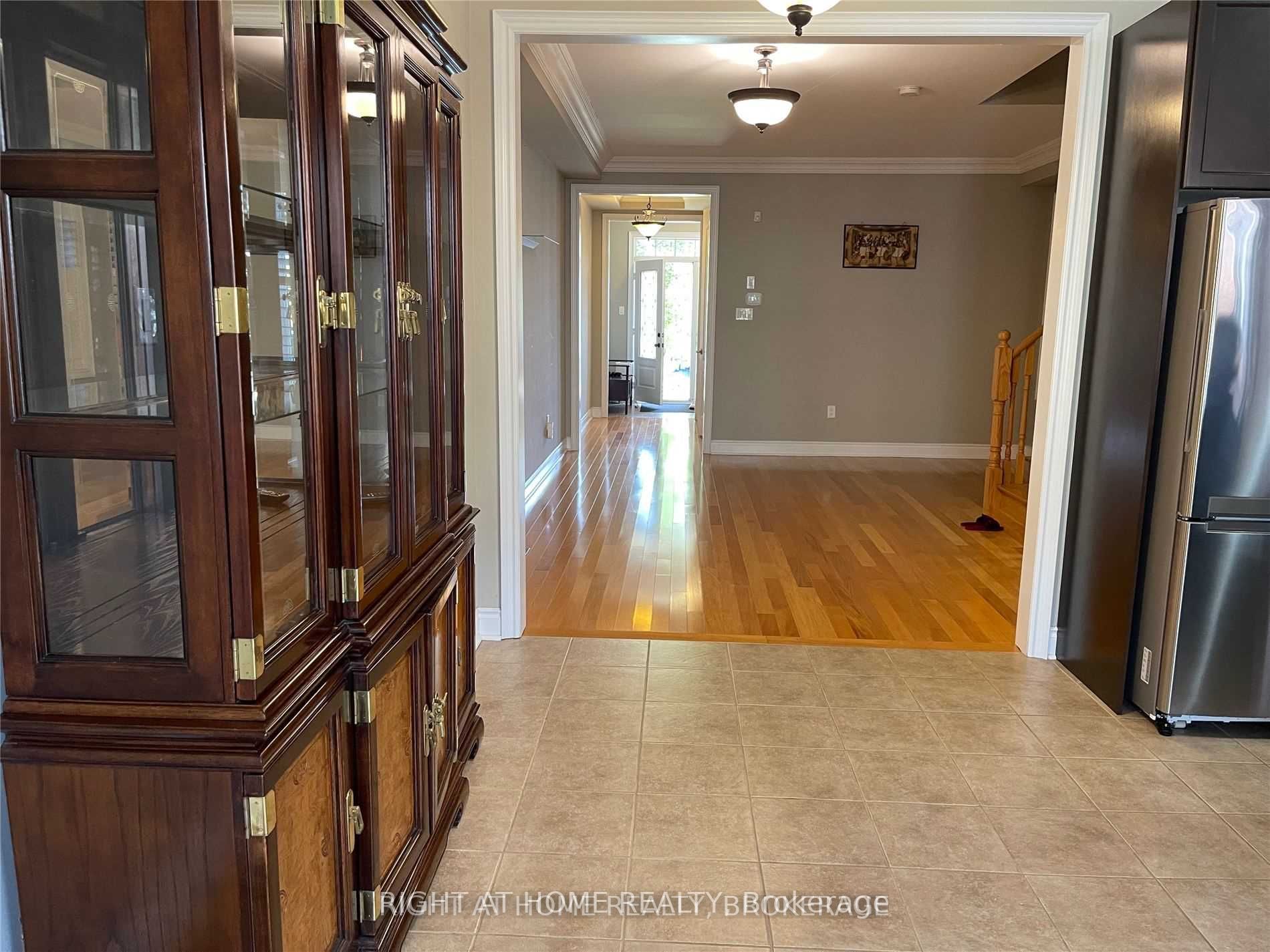 265 Wardlaw Pl