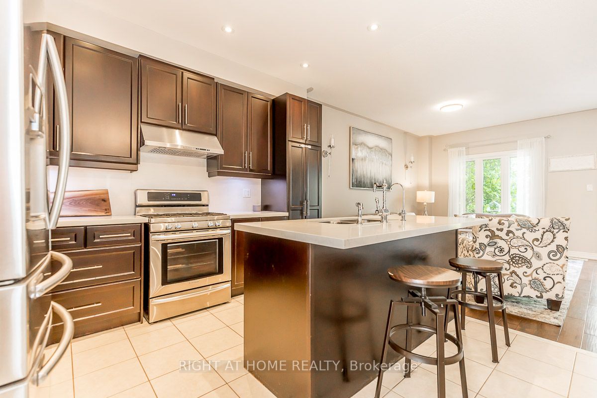 54 Donald Stewart Cres