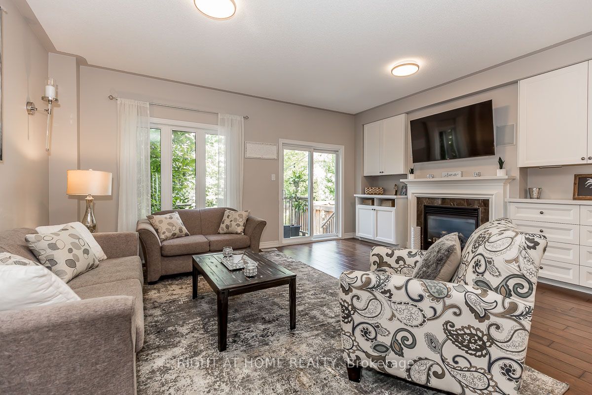 54 Donald Stewart Cres