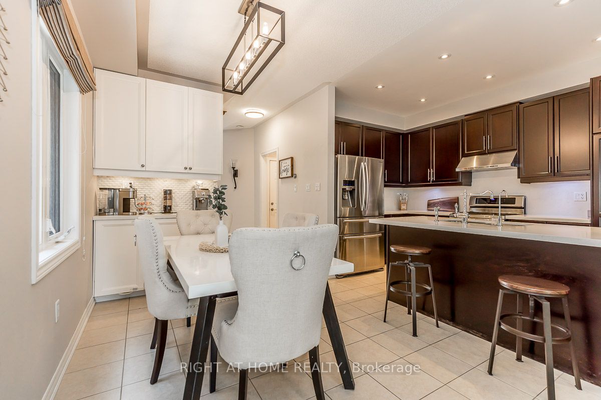 54 Donald Stewart Cres