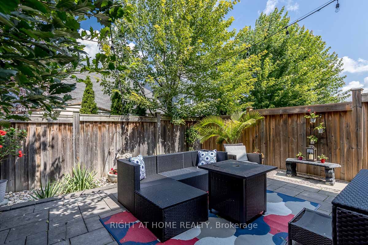 54 Donald Stewart Cres