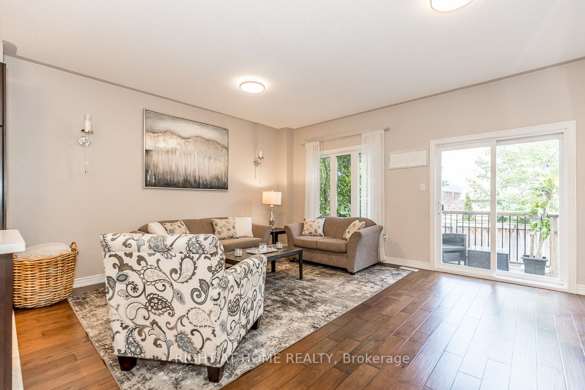 54 Donald Stewart Cres