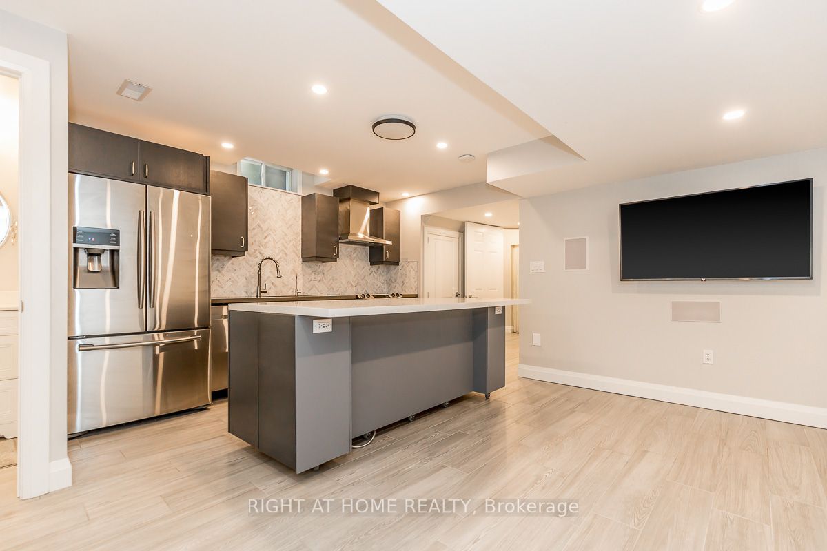 54 Donald Stewart Cres