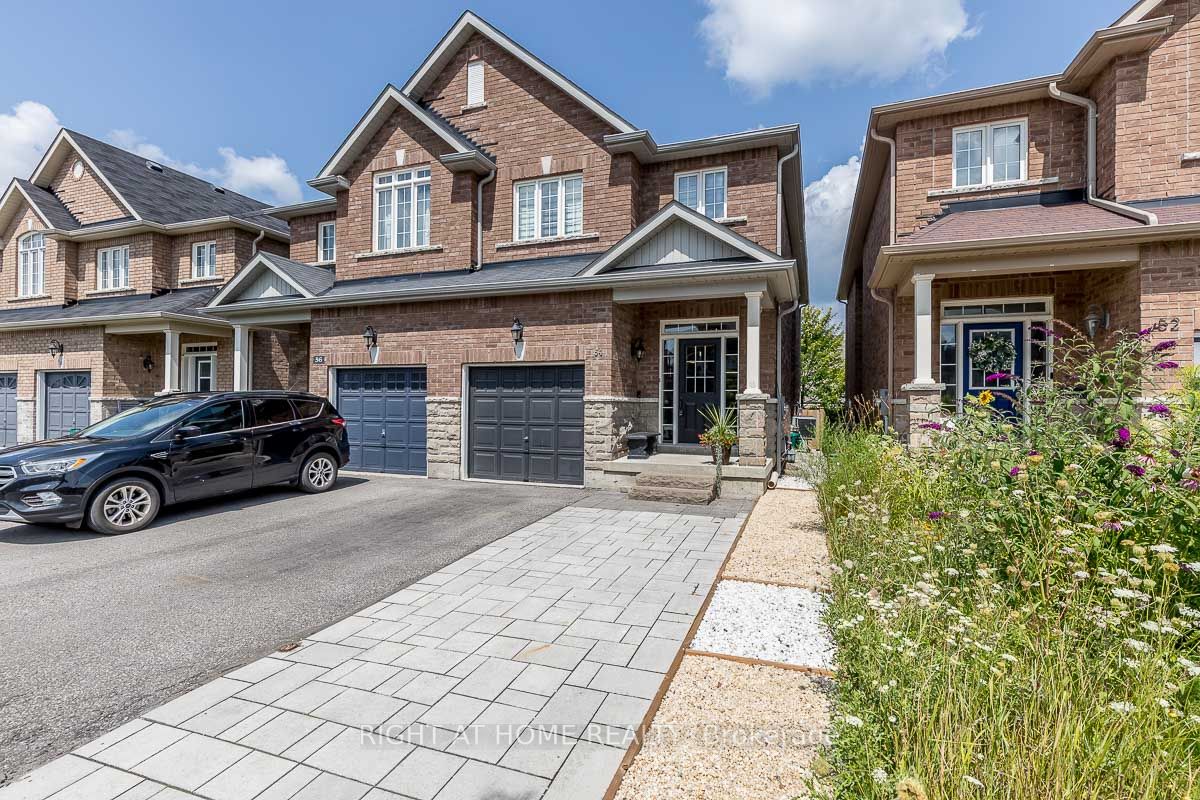 54 Donald Stewart Cres