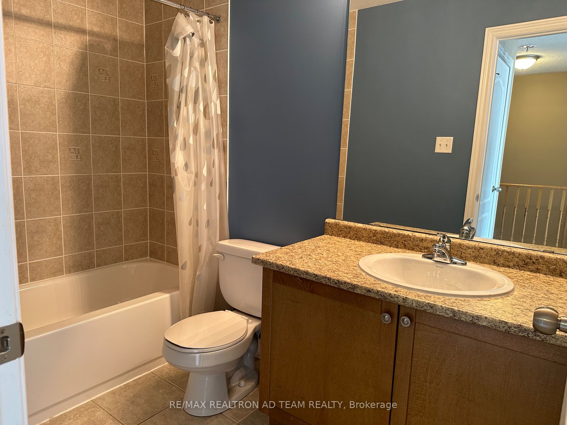 15 Latitude Lane