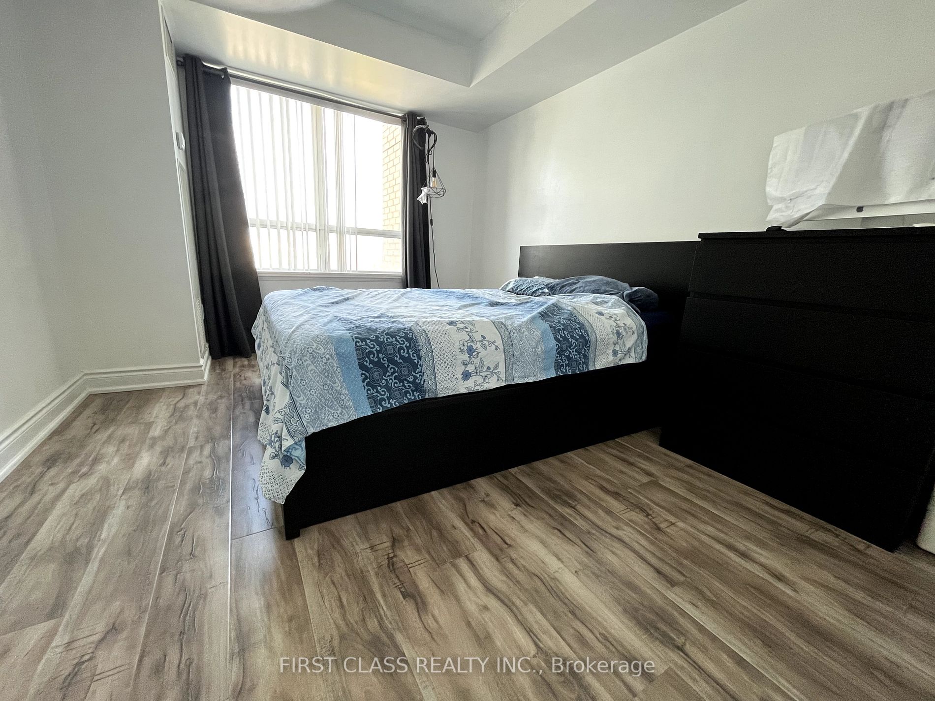 39 Oneida Cres, #1210
