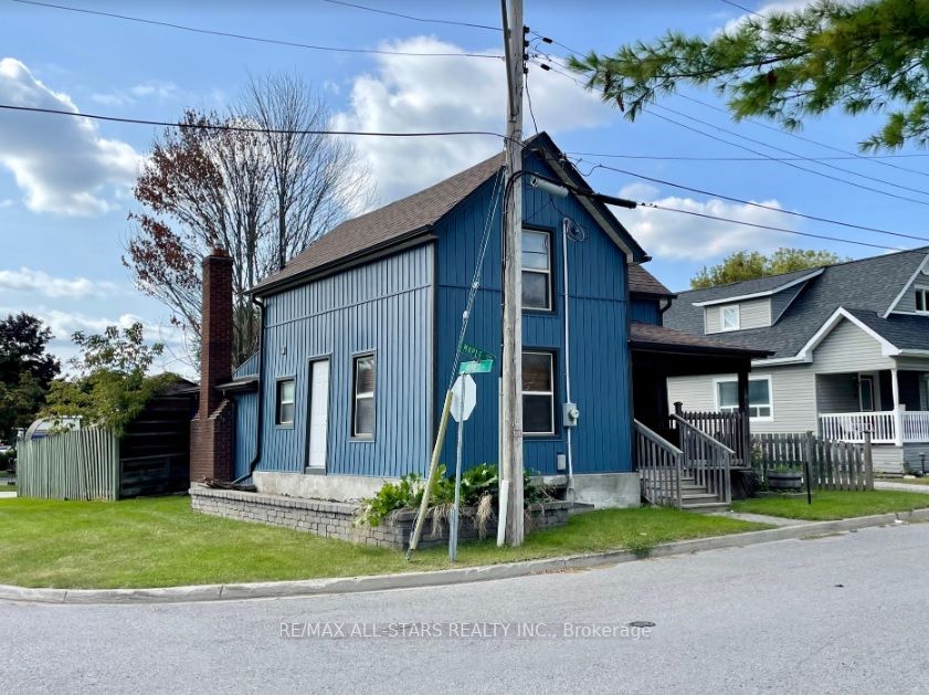 16 Maple Street