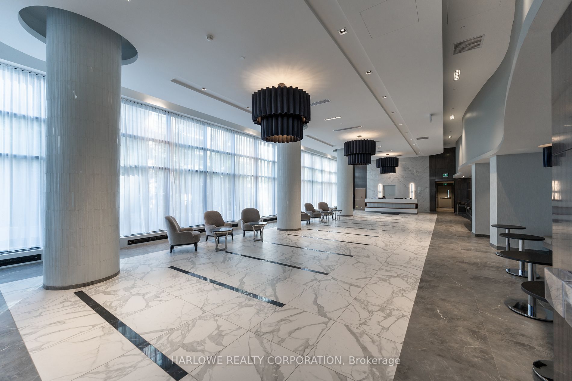 105 Oneida Cres, #302