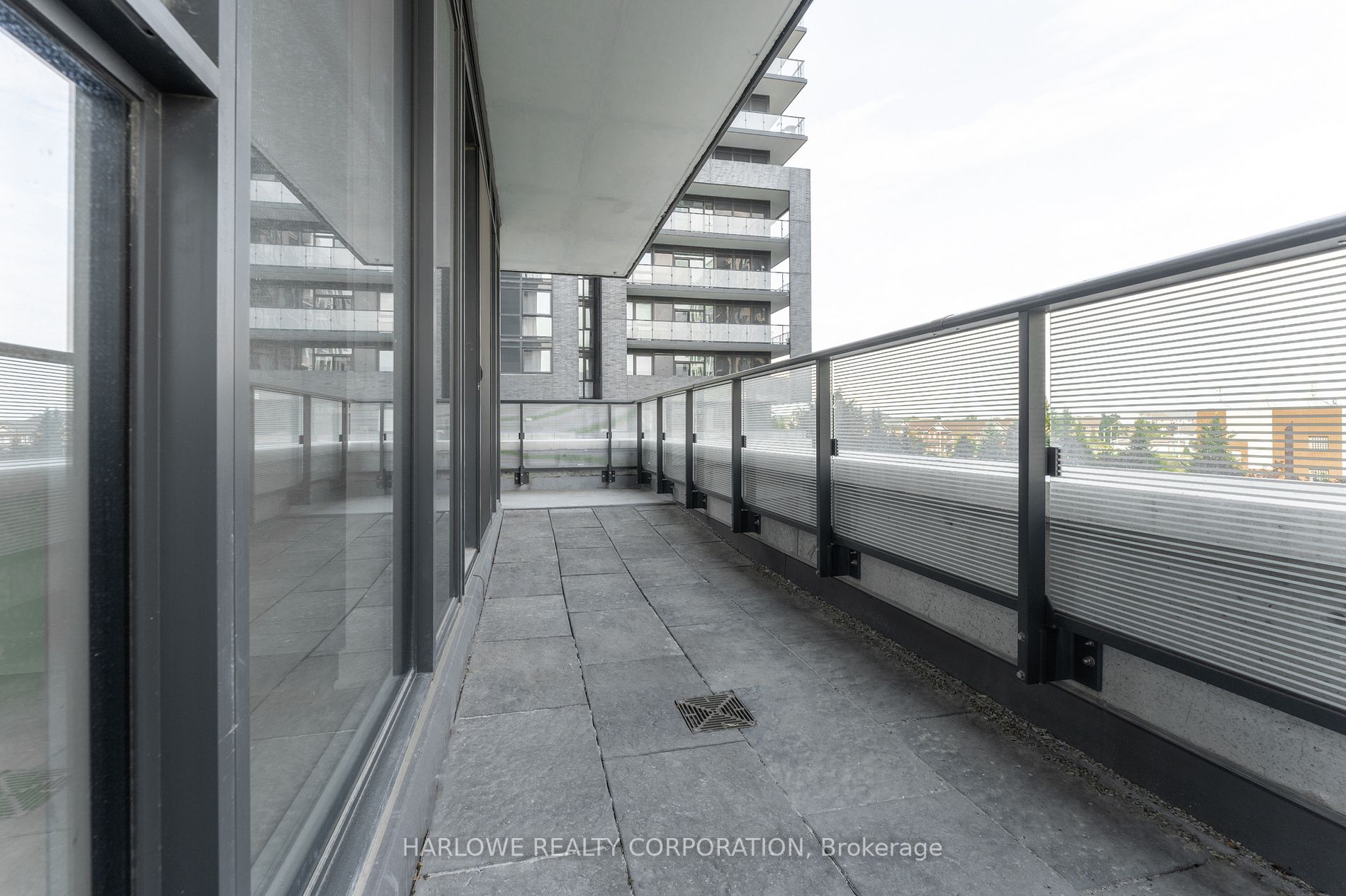 105 Oneida Cres, #302