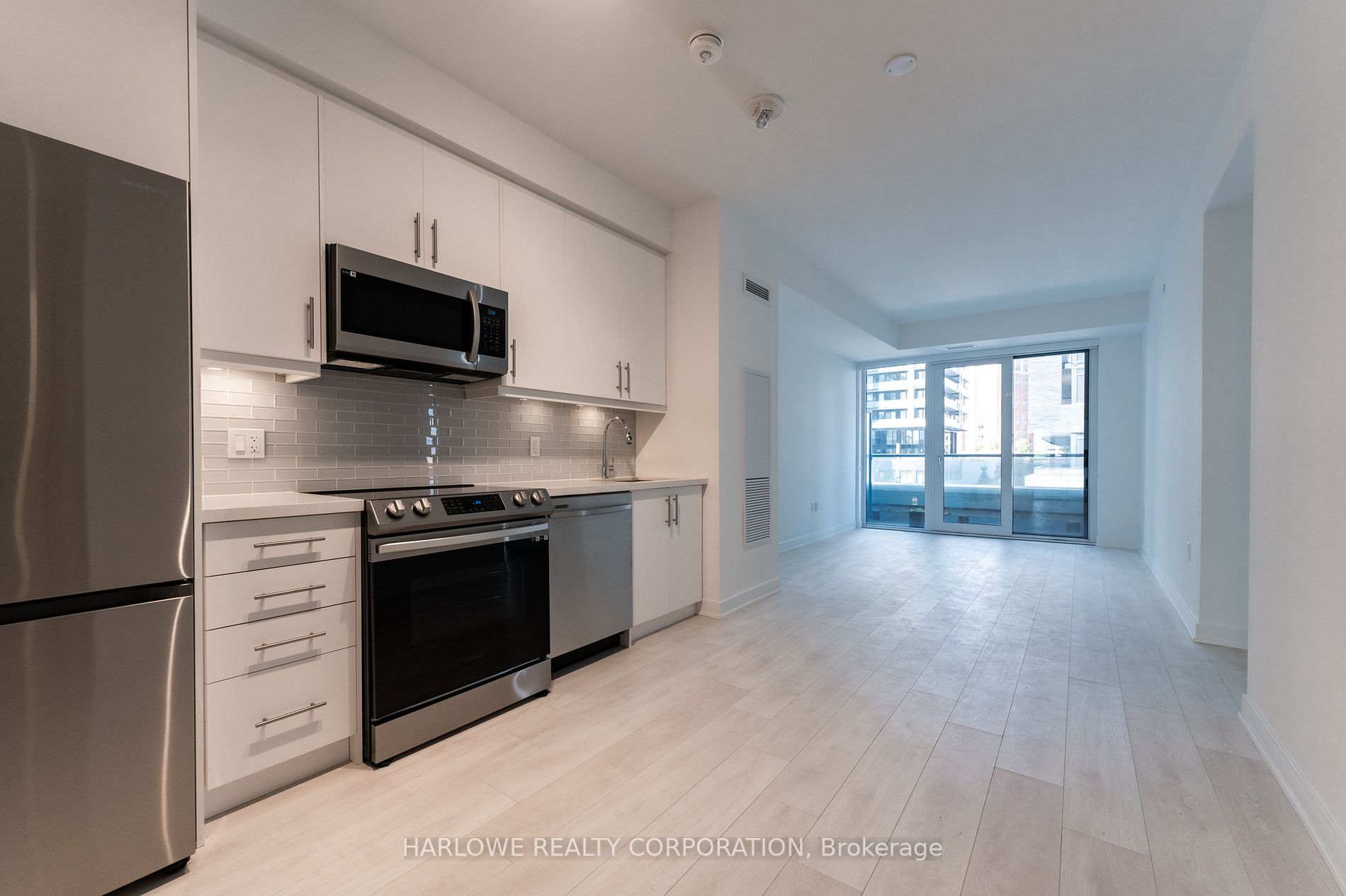 105 Oneida Cres, #302