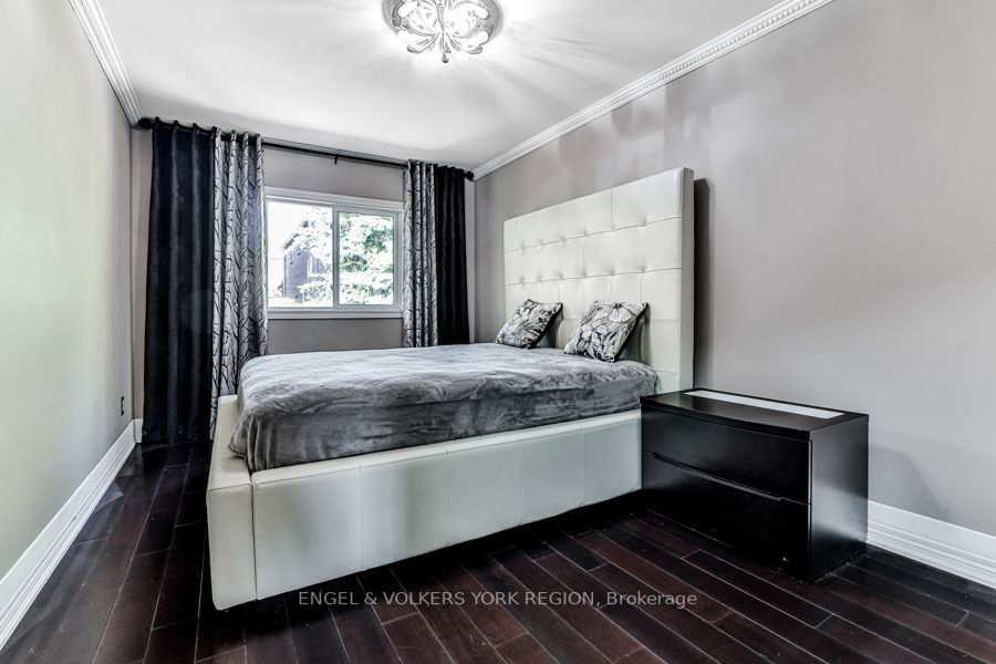 6 Edgemont Crt