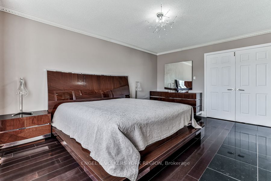 6 Edgemont Crt