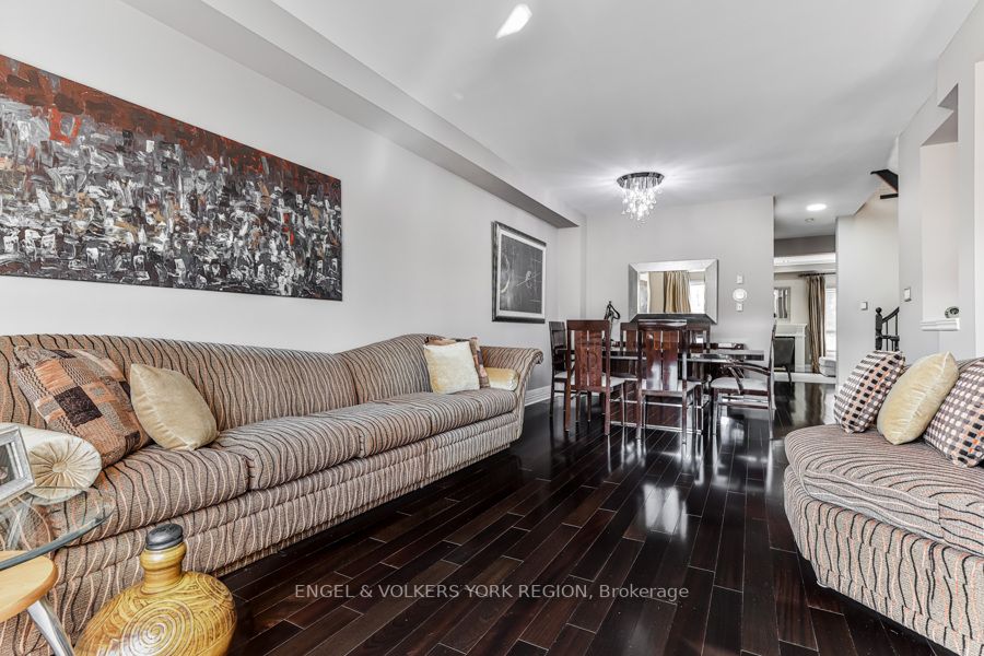 6 Edgemont Crt