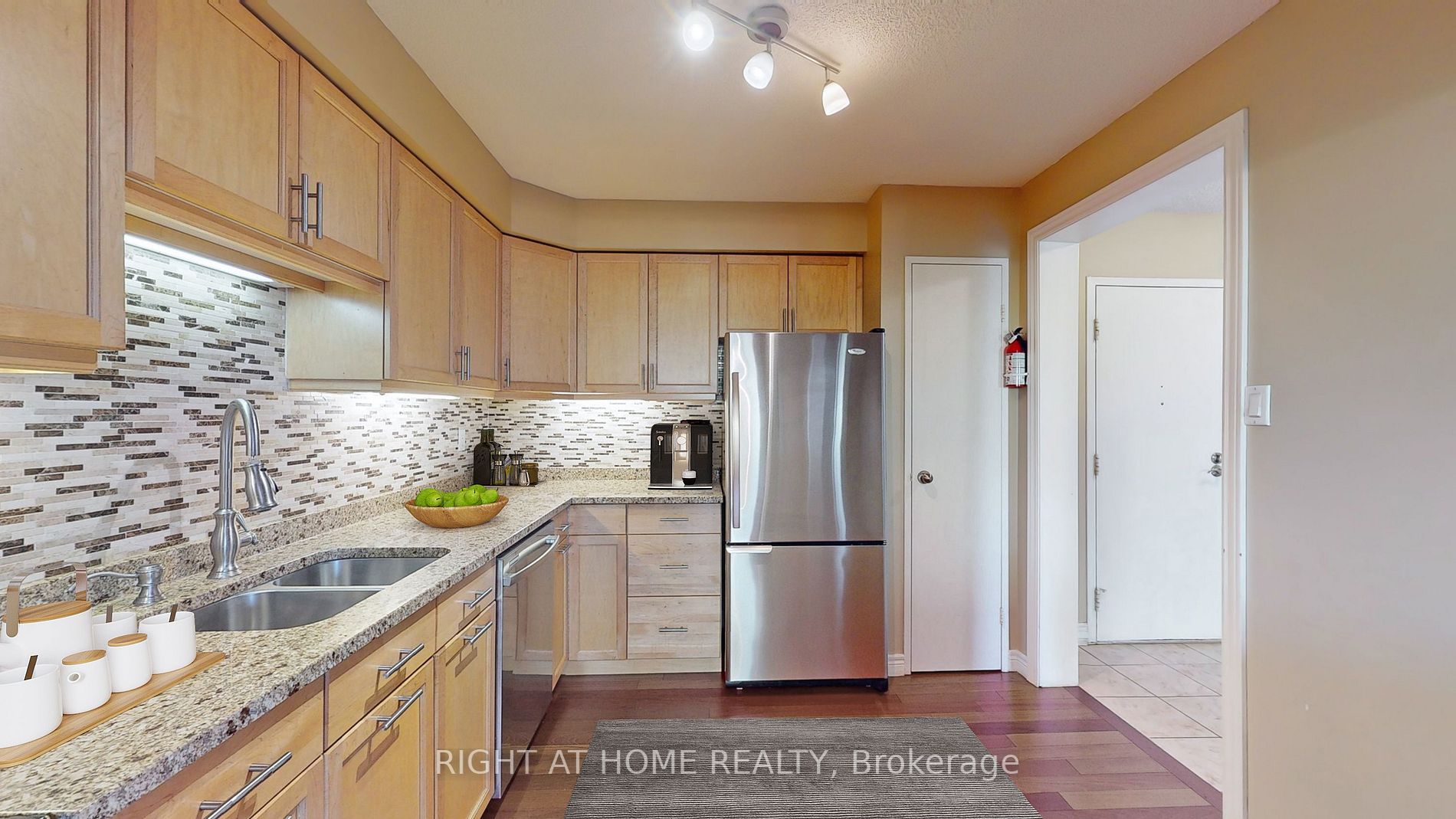 200 Holland Court, #406