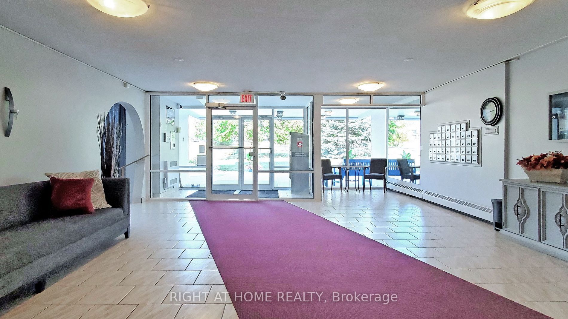 200 Holland Court, #406