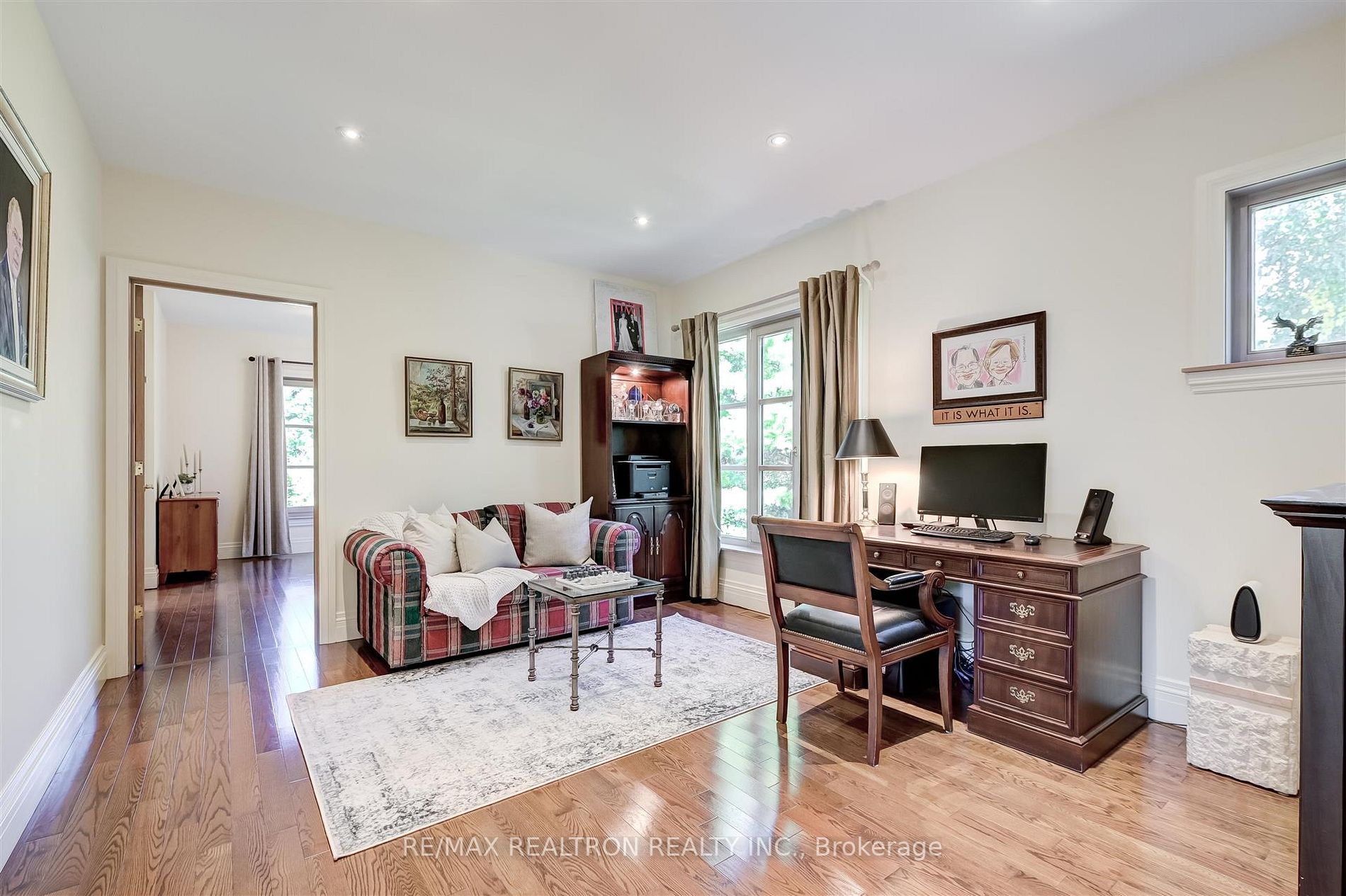 30 Kingswood Dr