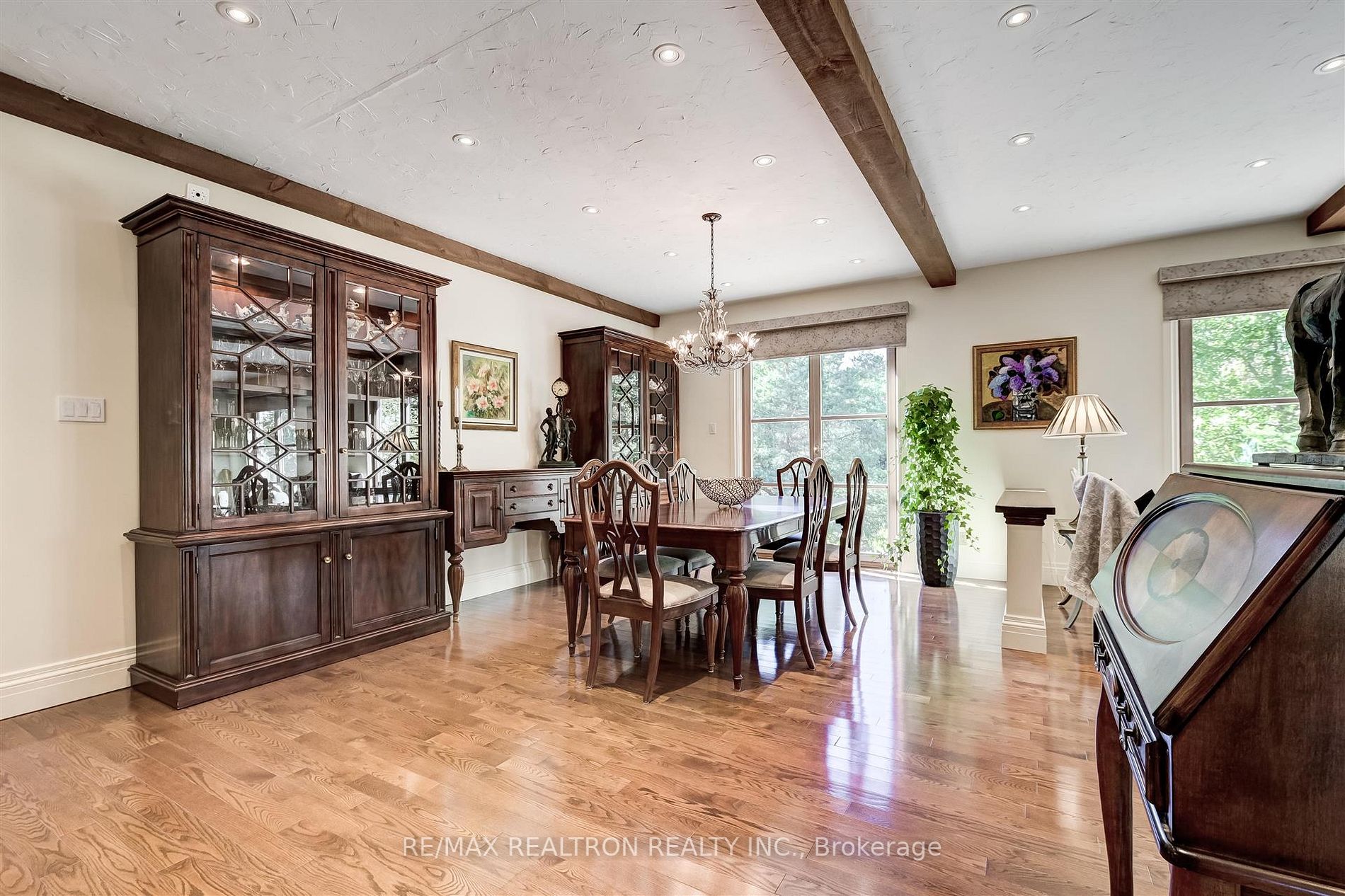 30 Kingswood Dr