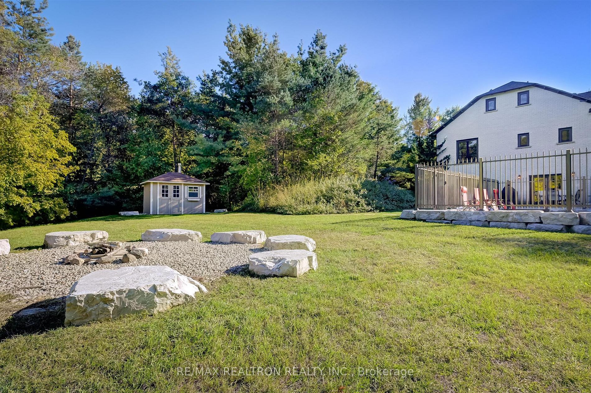 30 Kingswood Dr
