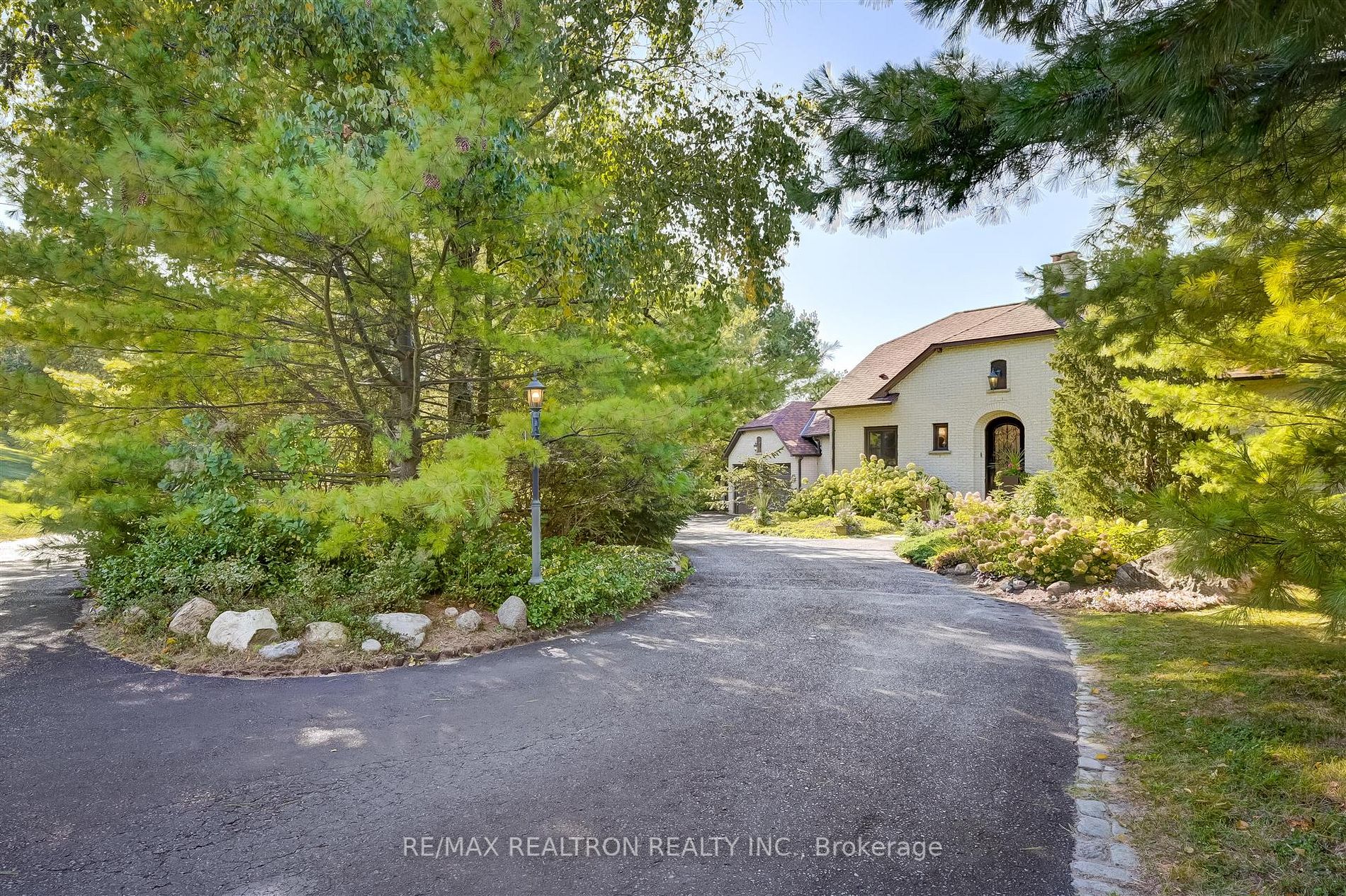 30 Kingswood Dr