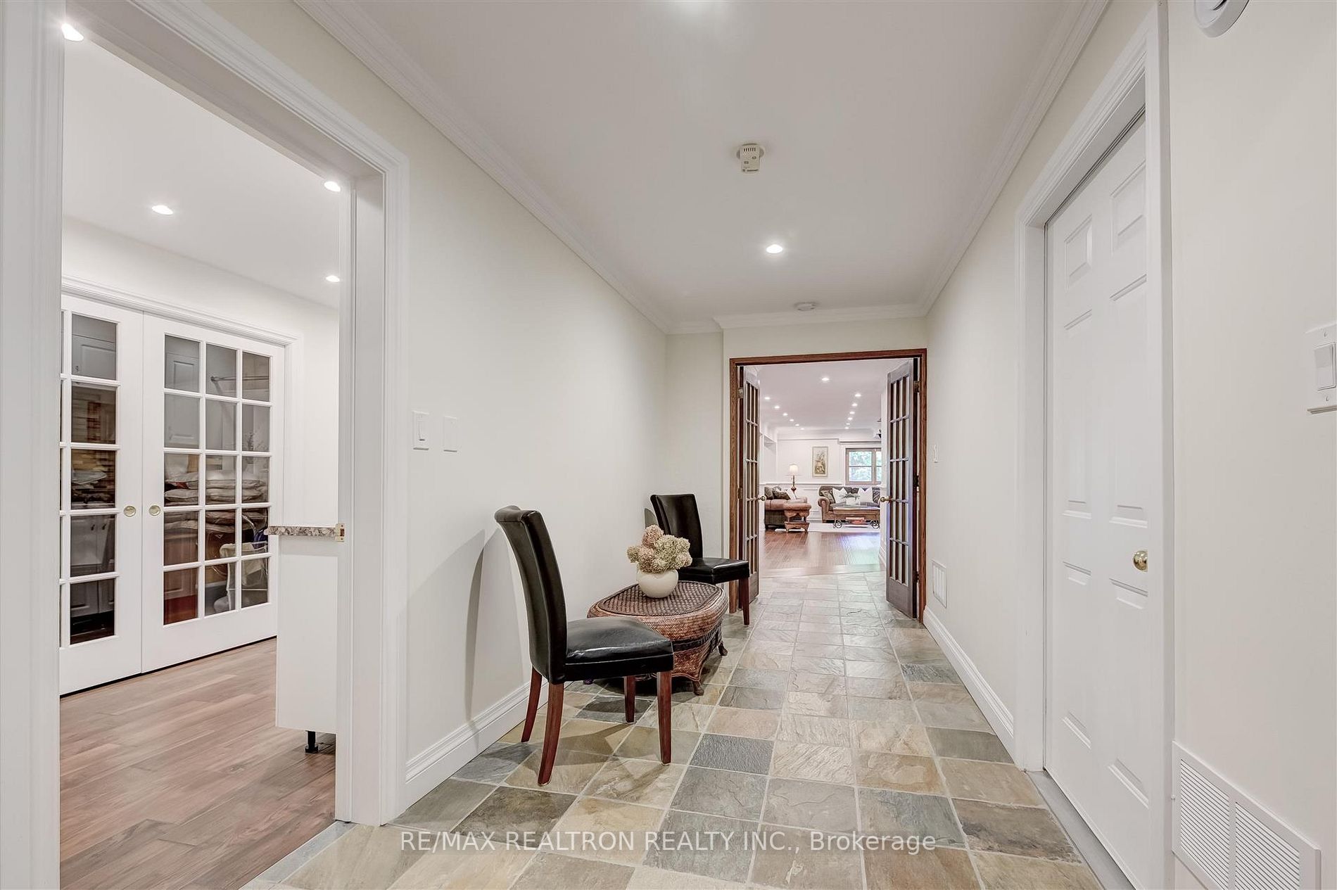 30 Kingswood Dr