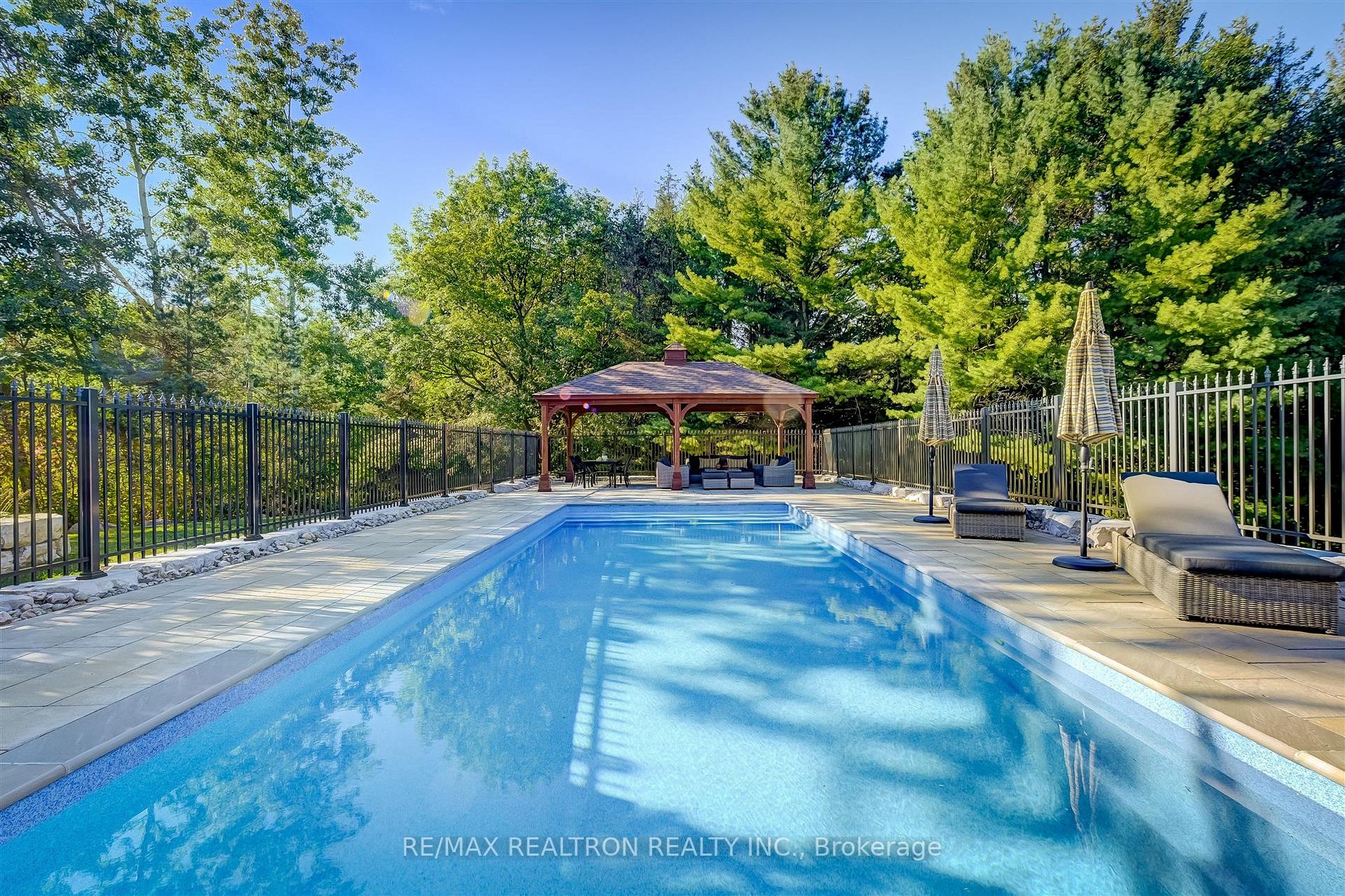 30 Kingswood Dr