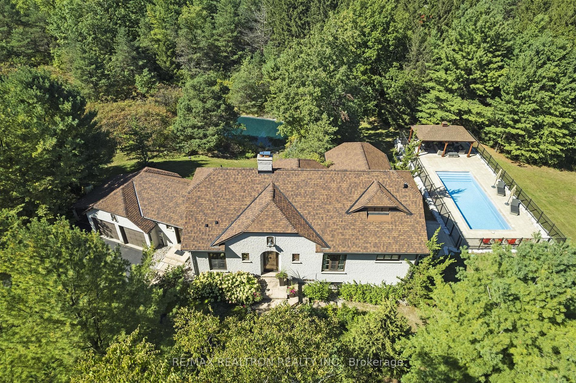 30 Kingswood Dr