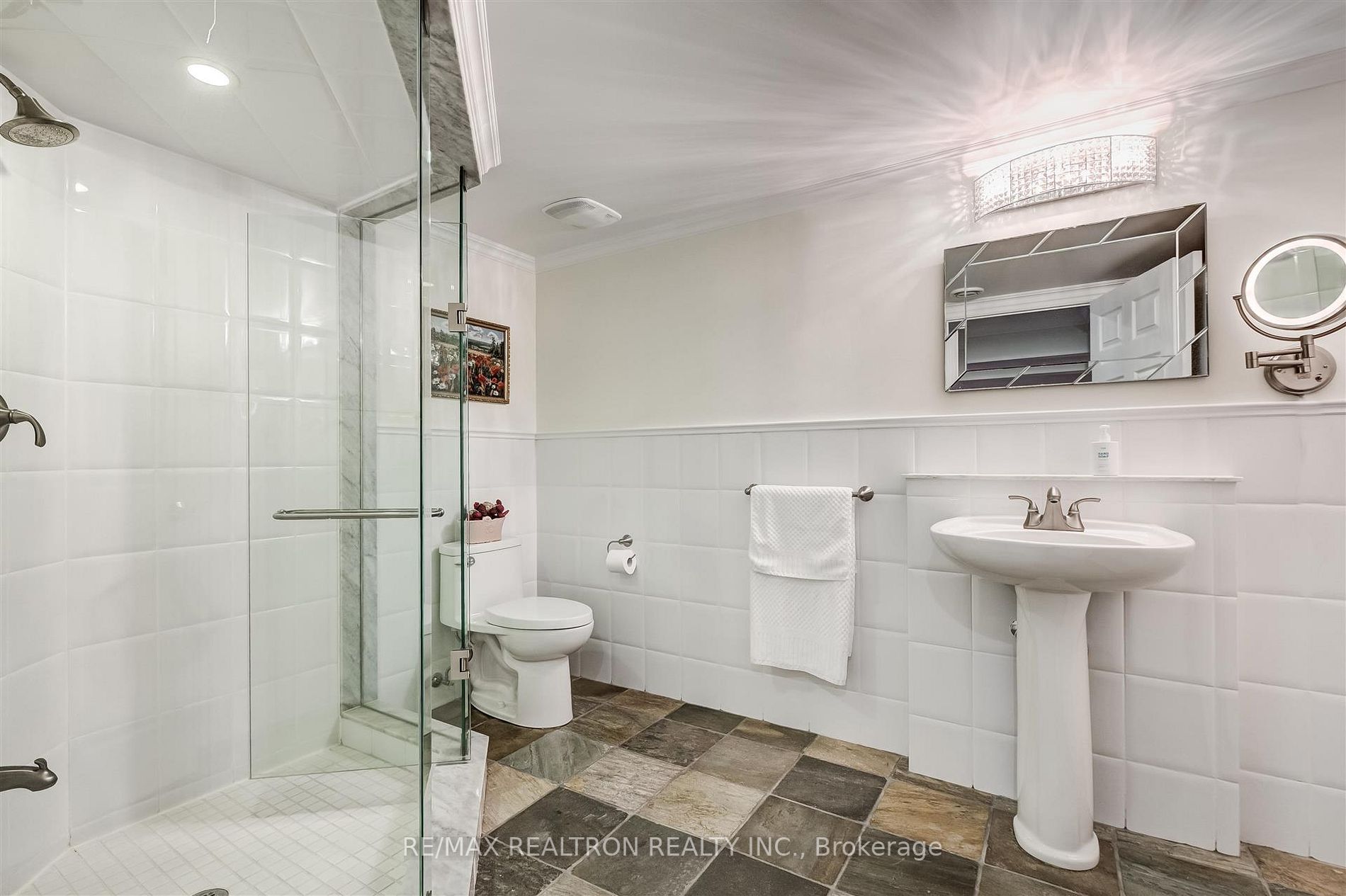 30 Kingswood Dr