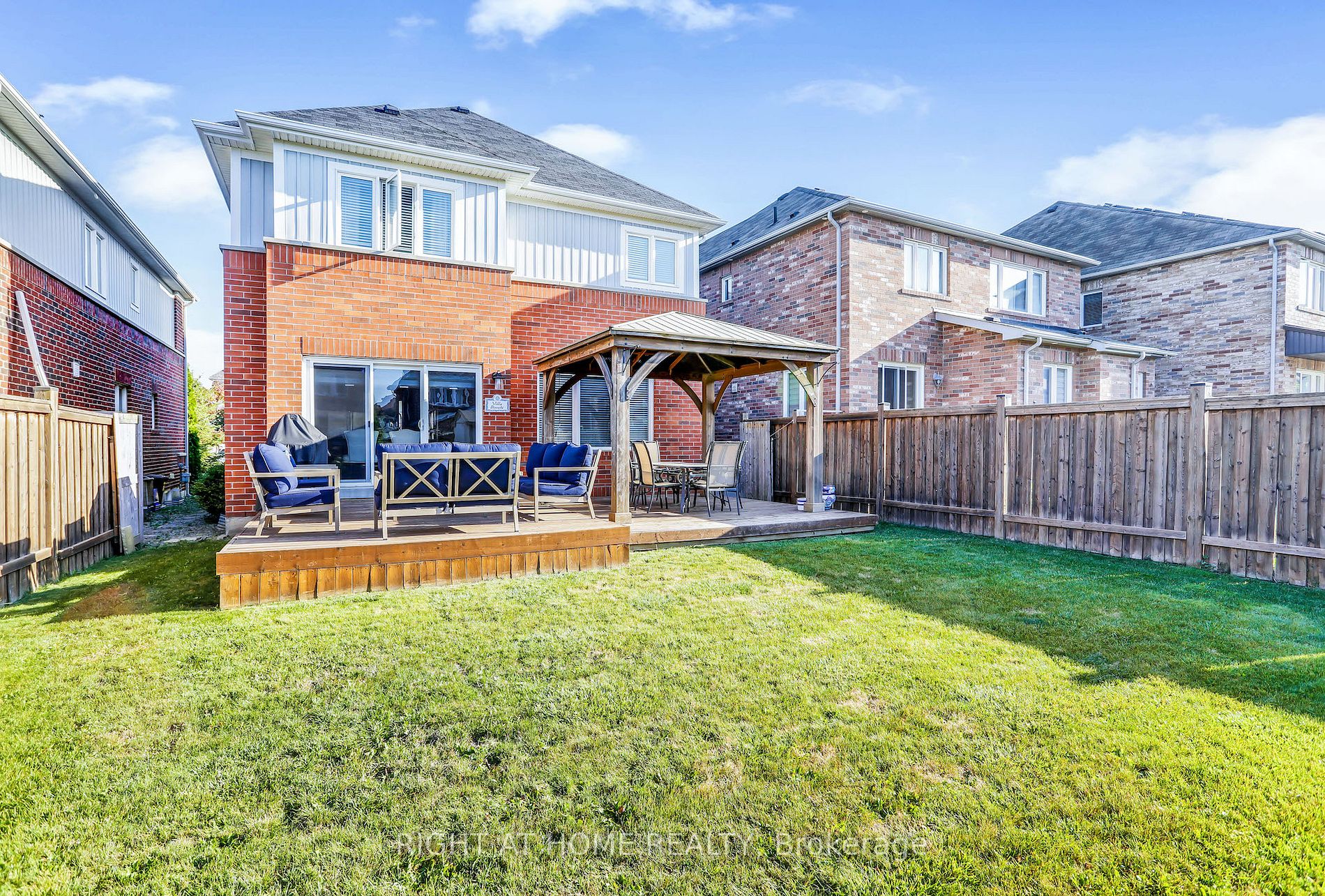 19 Amberwing Landing