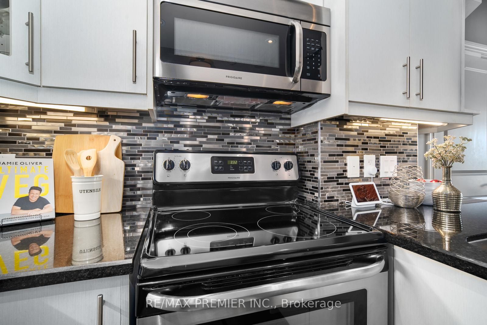 7730 Kipling Ave, #606