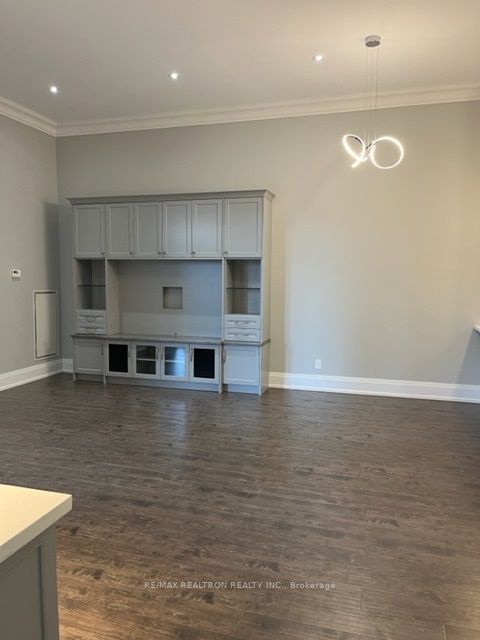 7 Bond Cres, #115