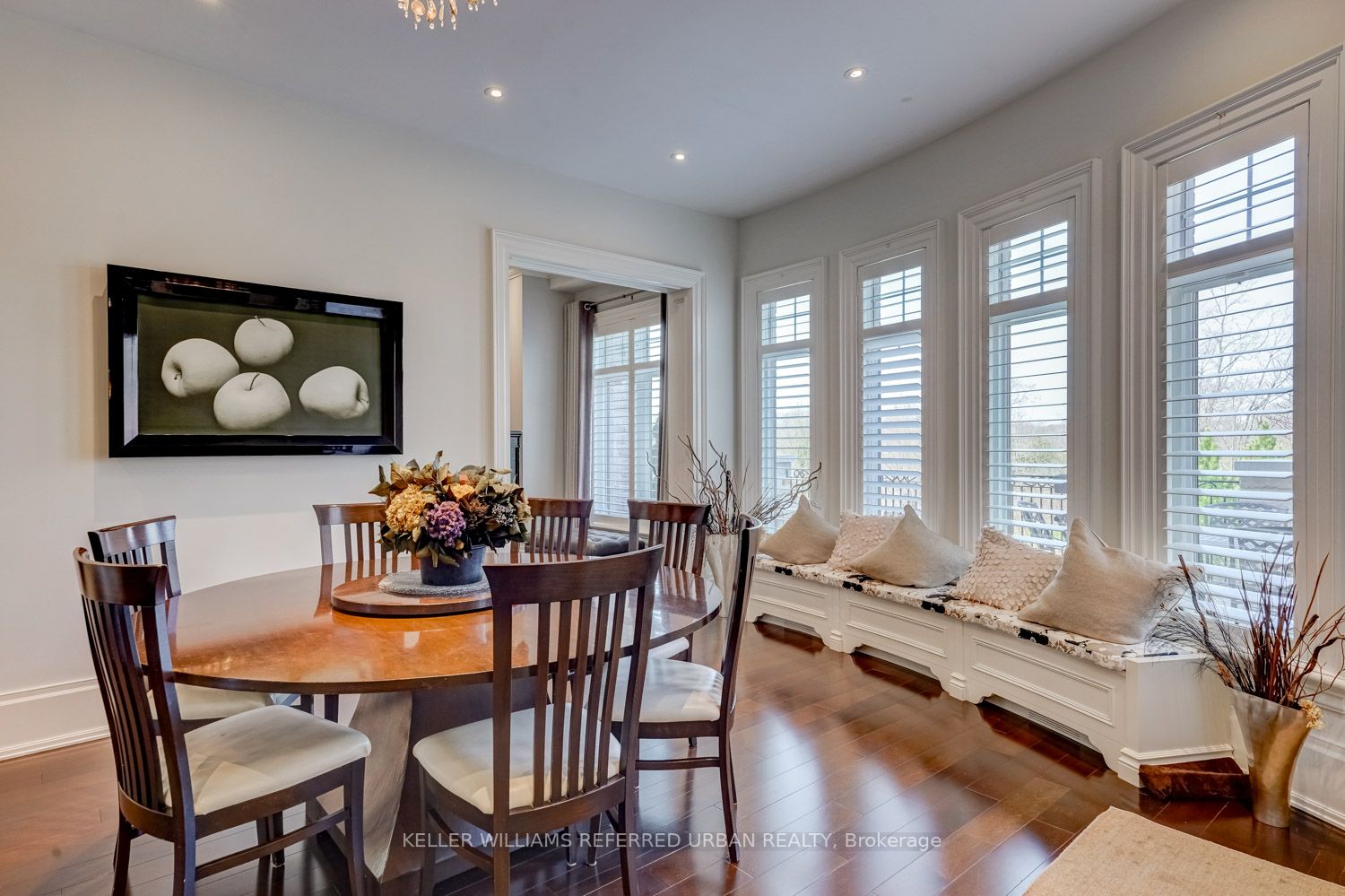 10 Windrush Rd