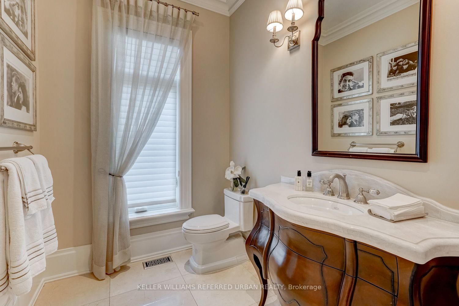10 Windrush Rd