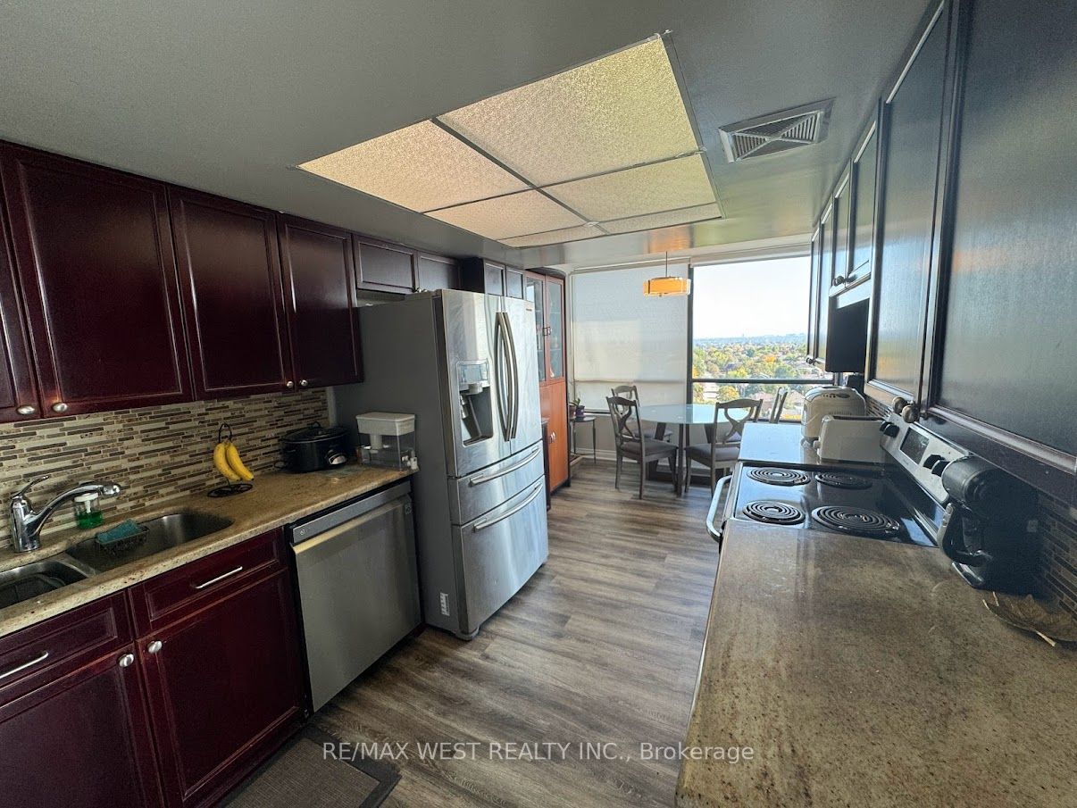 7460 Bathurst Street, #1210