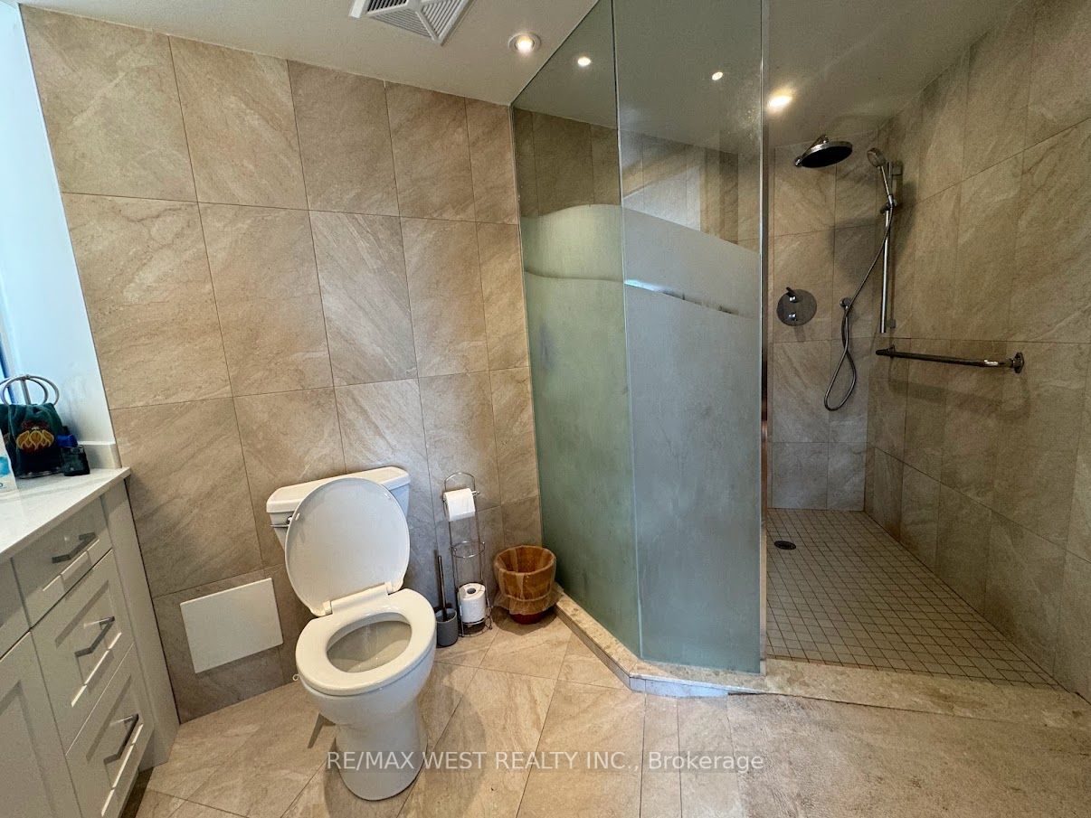 7460 Bathurst Street, #1210