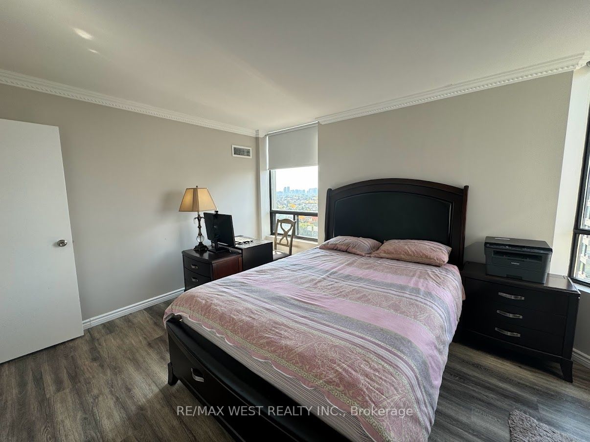 7460 Bathurst Street, #1210