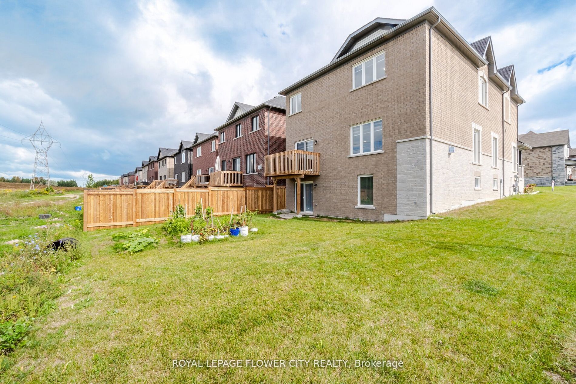 323 Chelsea Cres