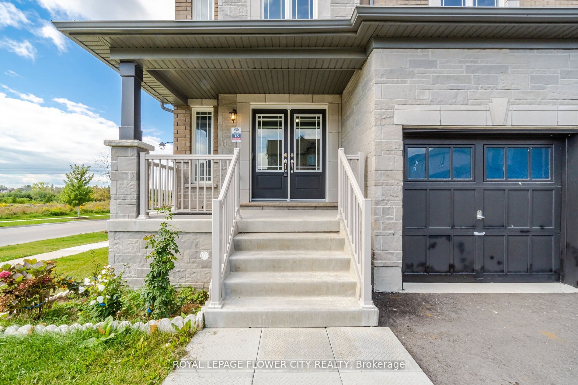 323 Chelsea Cres
