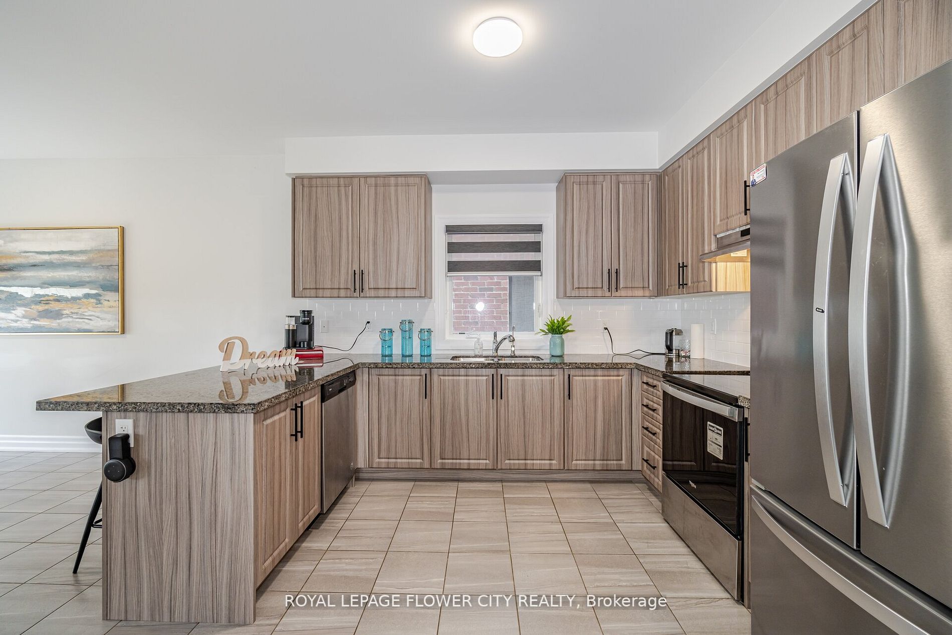 323 Chelsea Cres