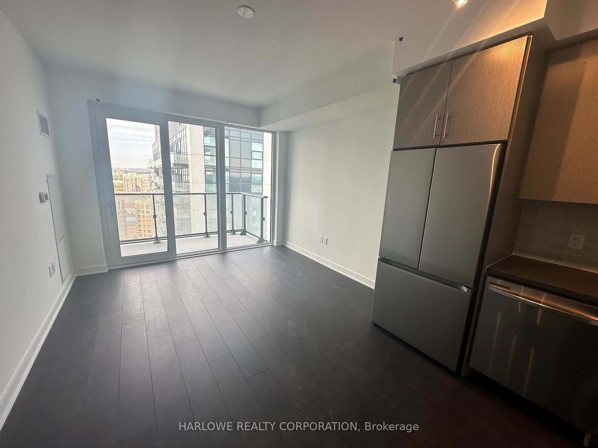 105 Oneida Crescent, #1904