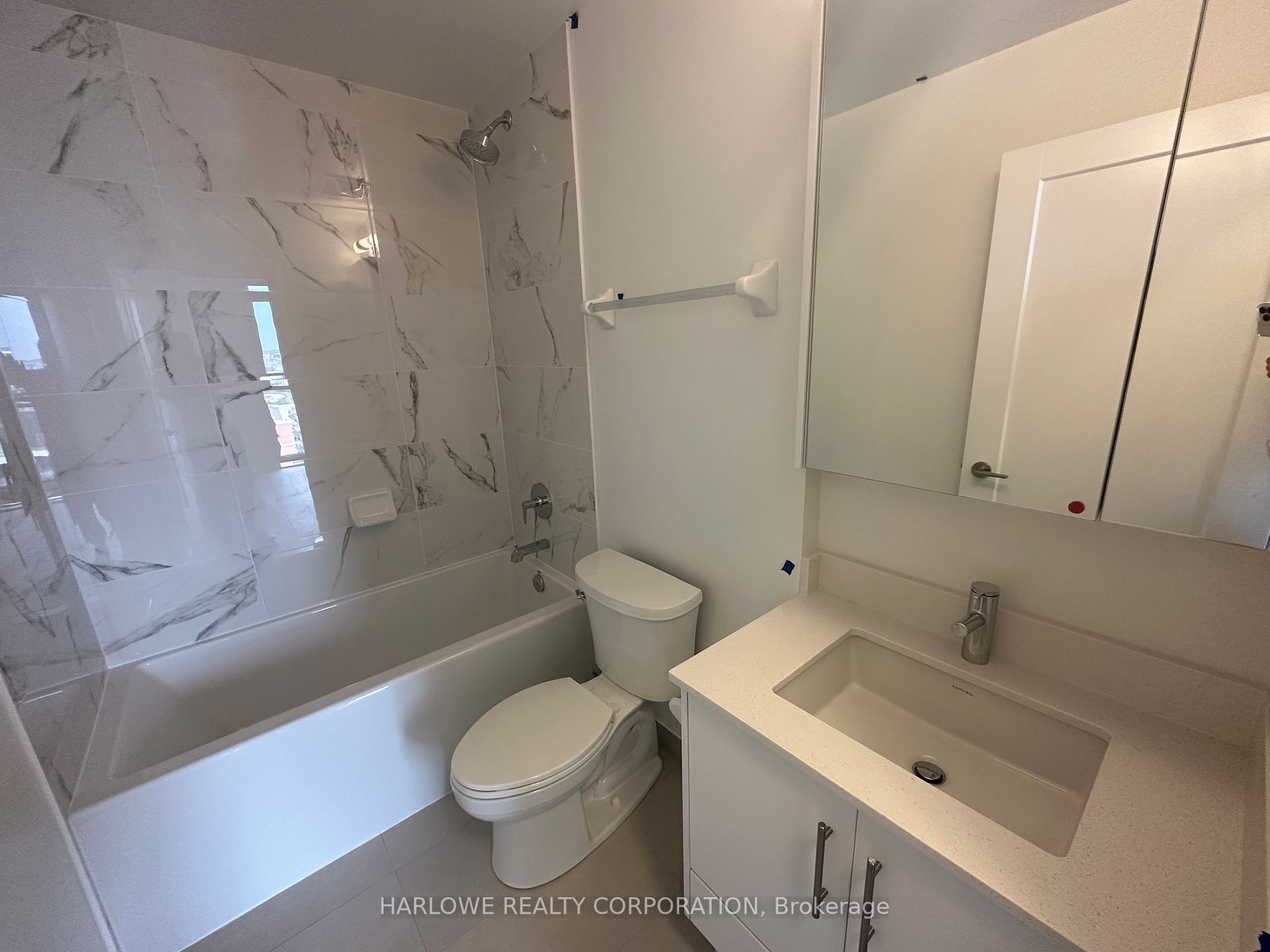 105 Oneida Crescent, #1904