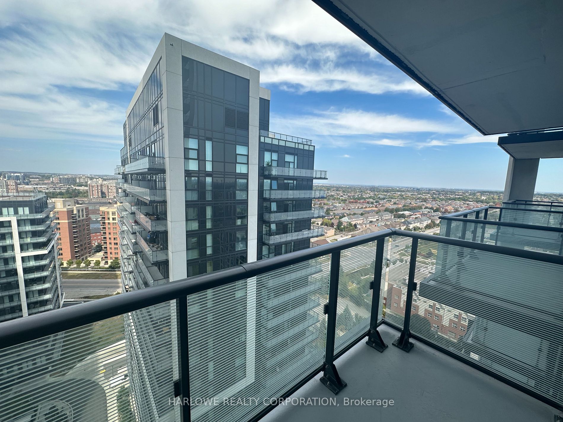 105 Oneida Crescent, #1904